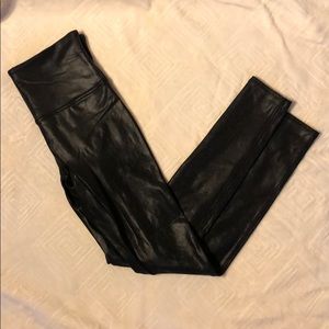 Spanx Fauz Leather Leggings sz Medium